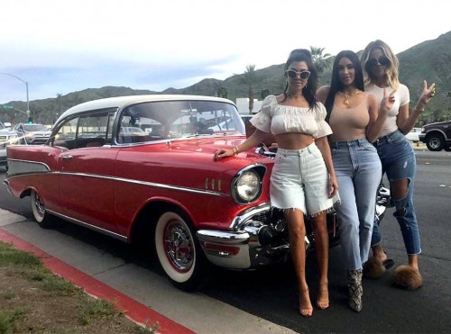 Kim, Kourtney and Khloe Kardashian Reminisce on Childhood Memories With Their Dad During Nostalgic Trip to Palm Springs Kim, Kourtney and Khloe Kardashian Reminisce on Childhood Memories With Their Dad During Nostalgic Trip to Palm Springs